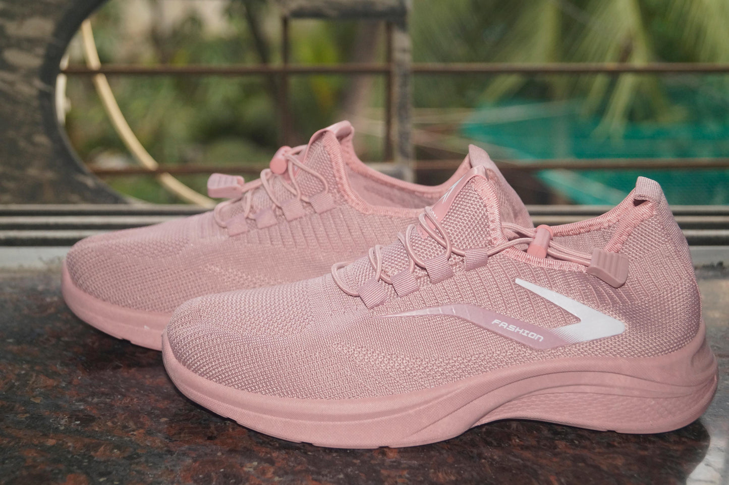 Pulsefit women lace less runners
